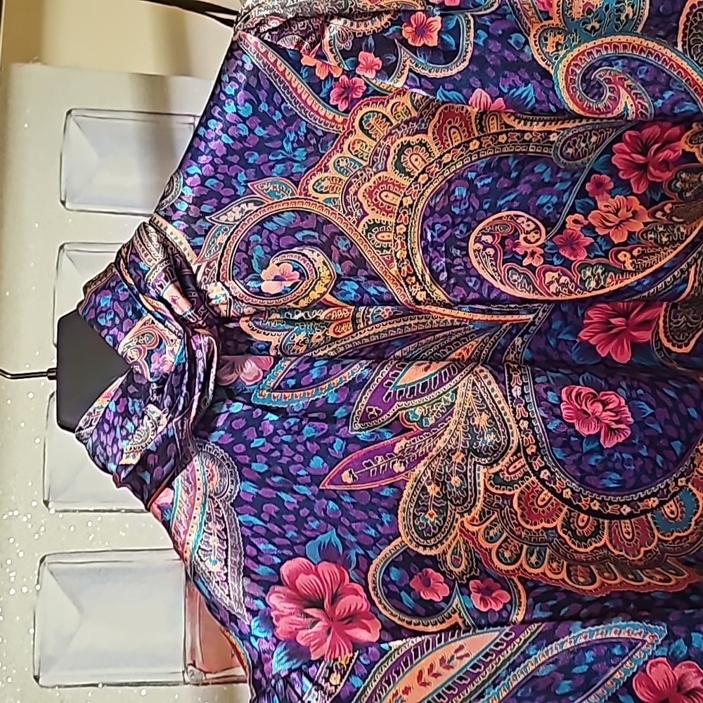 Vintage 80s silk multicolor long sleeve Blouse. - Picture 8 of 10